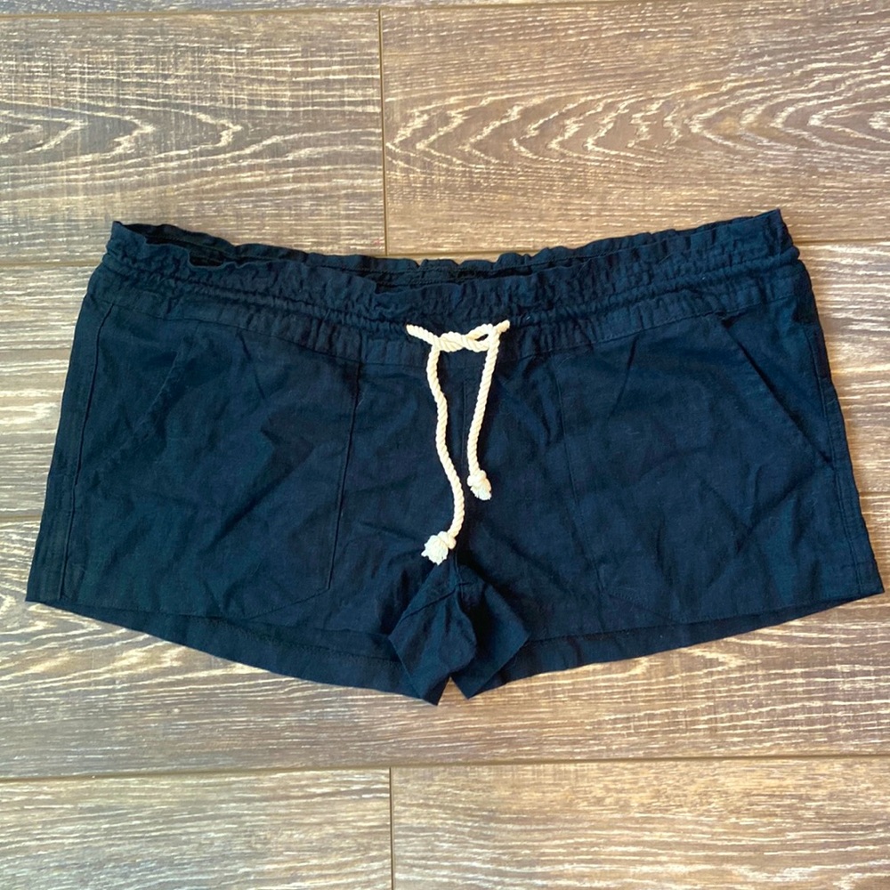 Roxy black shorts. Size extra large.